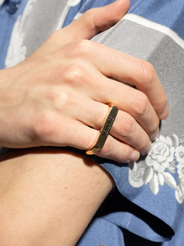 VERSACE ゴールド ロゴリング　13号 Logo ring in multicoloured - Versace | Mytheresa