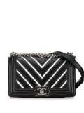 CHANEL Pre-Owned 2018 Medium Lambskin and Iridescent PVC Chevron Boy Flap crossbody bag - Black