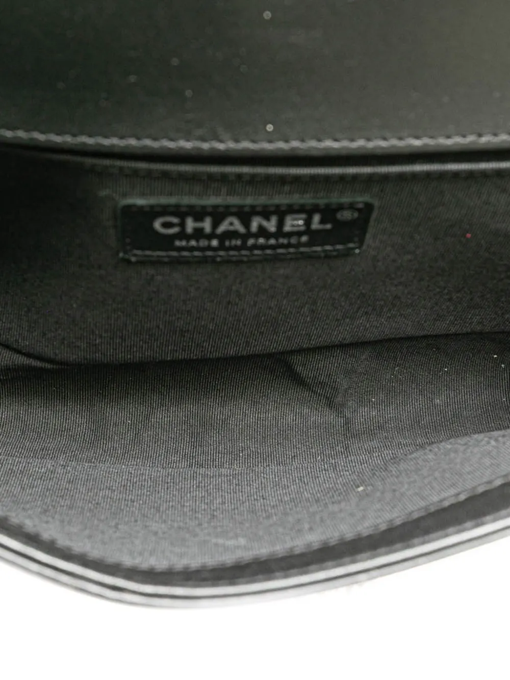 Pre-owned Chanel 2018 Medium Lambskin And Iridescent Pvc Chevron Boy Flap Crossbody Bag In 黑色