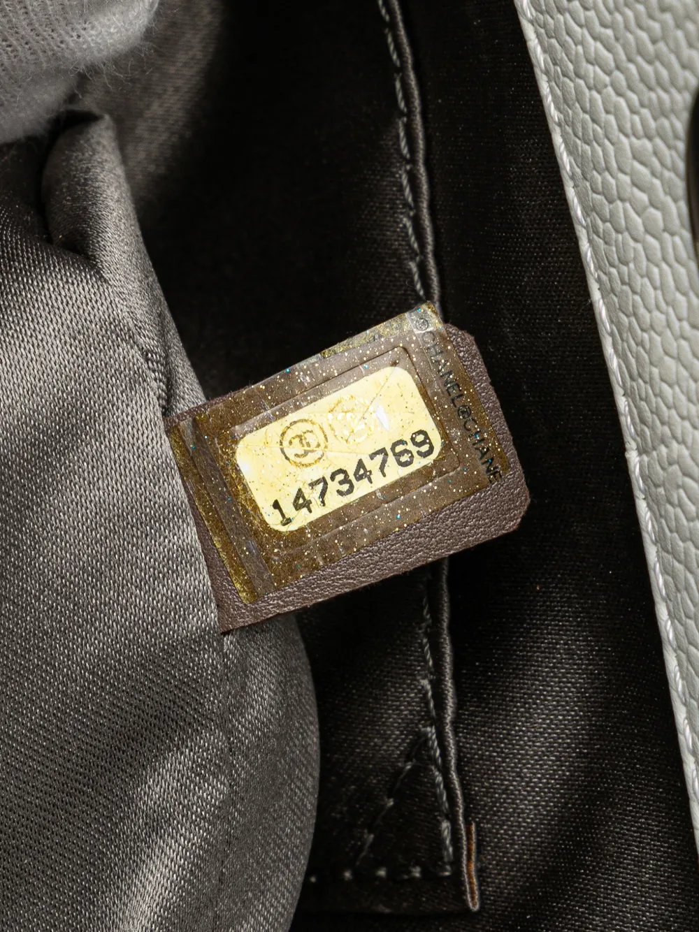 CHANEL Pre-Owned 2010-2011 Caviar Grand Shopping tote bag | Image 6