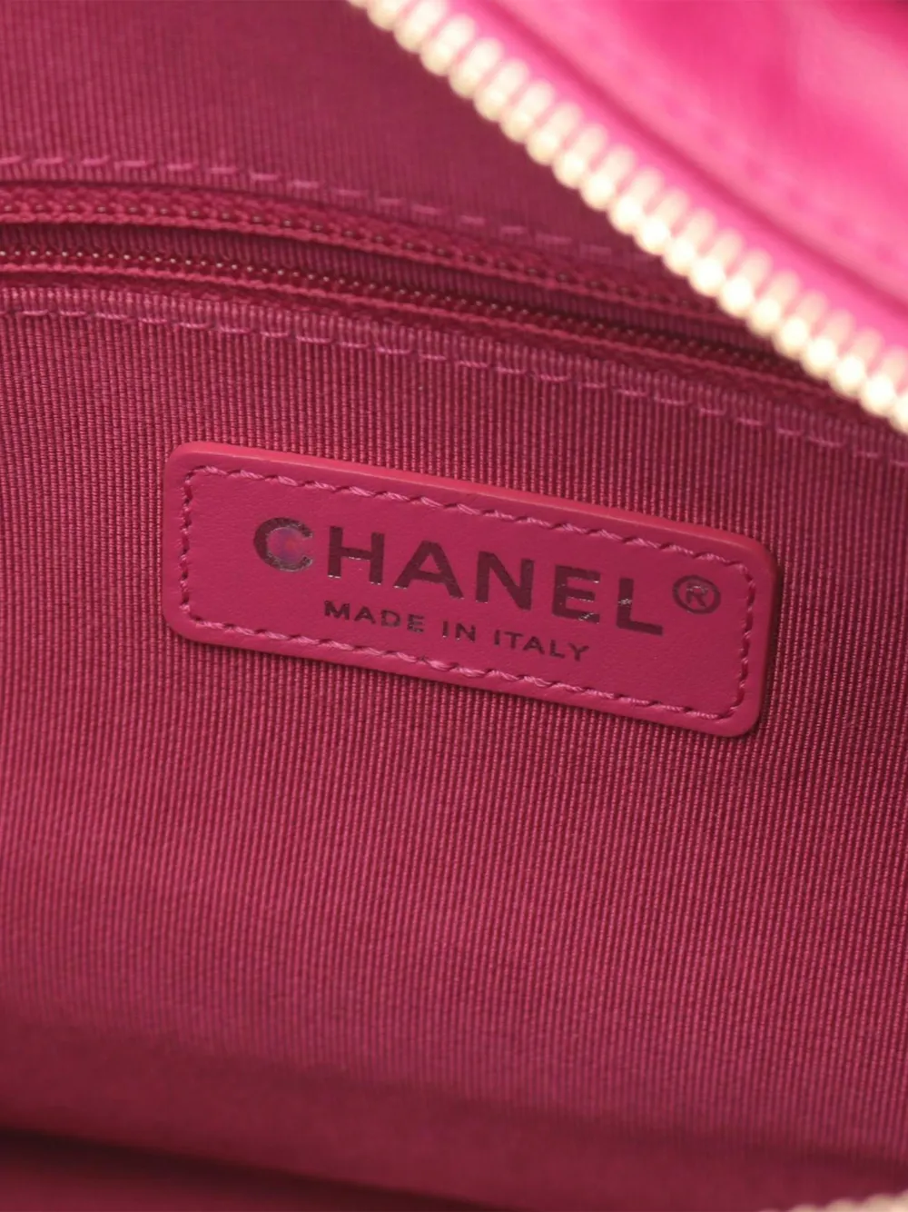 Pre-owned Chanel 2019 Medium Aged Calfskin Gabrielle Crossbody Bag In 粉色
