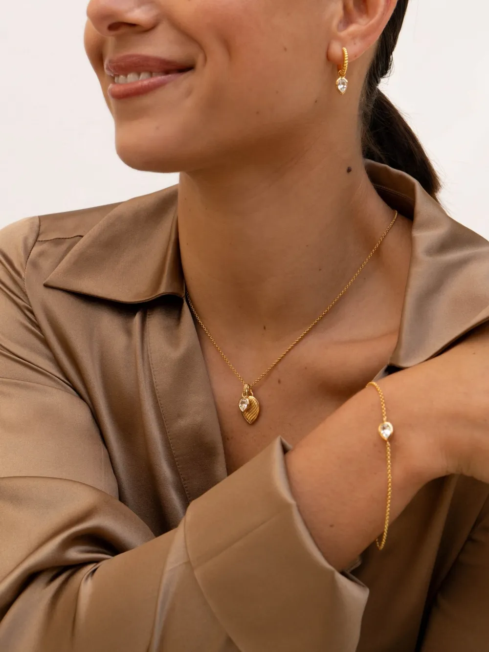 Dower & Hall Engraved Pendant Necklace In Gold