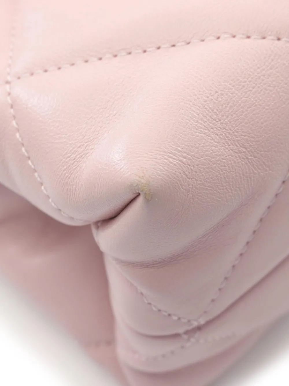 Pre-owned Chanel 2021 Diamond-quilted Shoulder Bag In 粉色