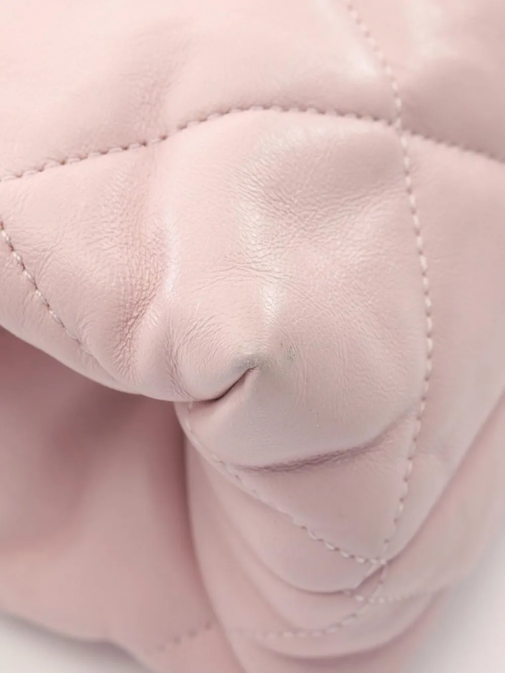 Pre-owned Chanel 2021 Diamond-quilted Shoulder Bag In 粉色