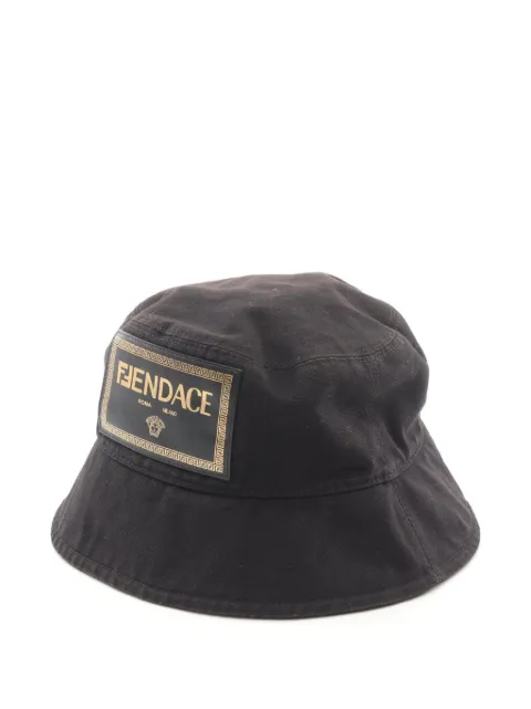 Fendi Pre-Owned gorro de pescador Fendace de Louis Vuitton Pre-Owned x Versace 2000