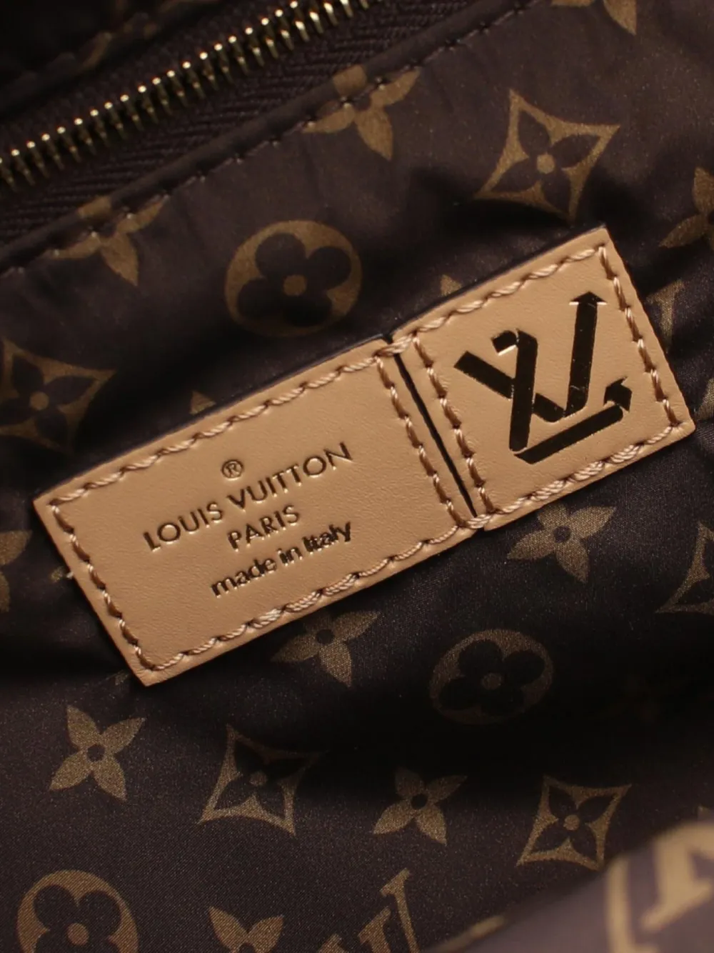 Pre-owned Louis Vuitton 2021 Pillow Onthego Gm Tote Bag In Neutrals