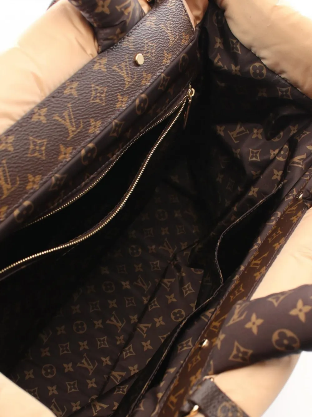 Pre-owned Louis Vuitton 2021 Pillow Onthego Gm Tote Bag In Neutrals