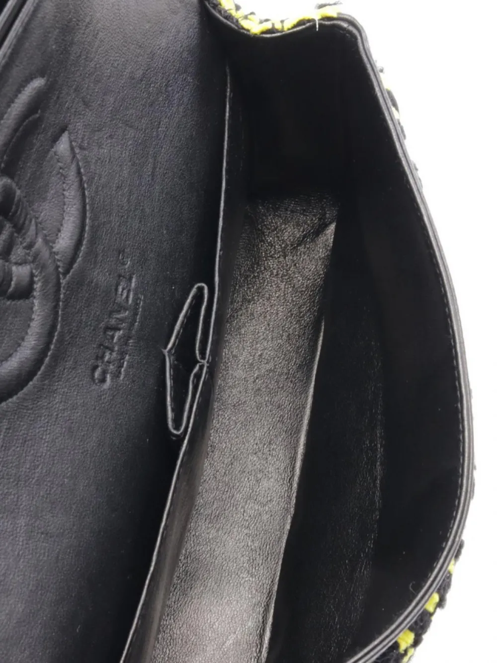 Pre-owned Chanel 2004-2005 Tweed Flap Shoulder Bag In Black