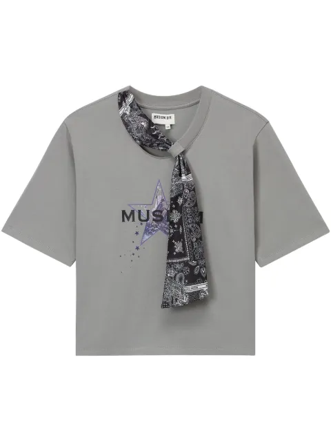 Musium Div. playera con logo estampado