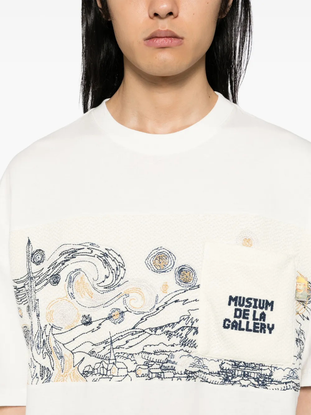 Musium Div. T-shirt met geborduurd logo Beige