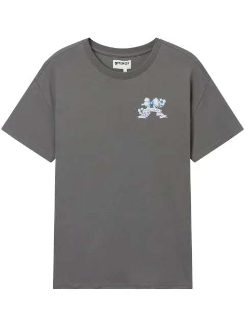 Musium Div. playera con logo estampado