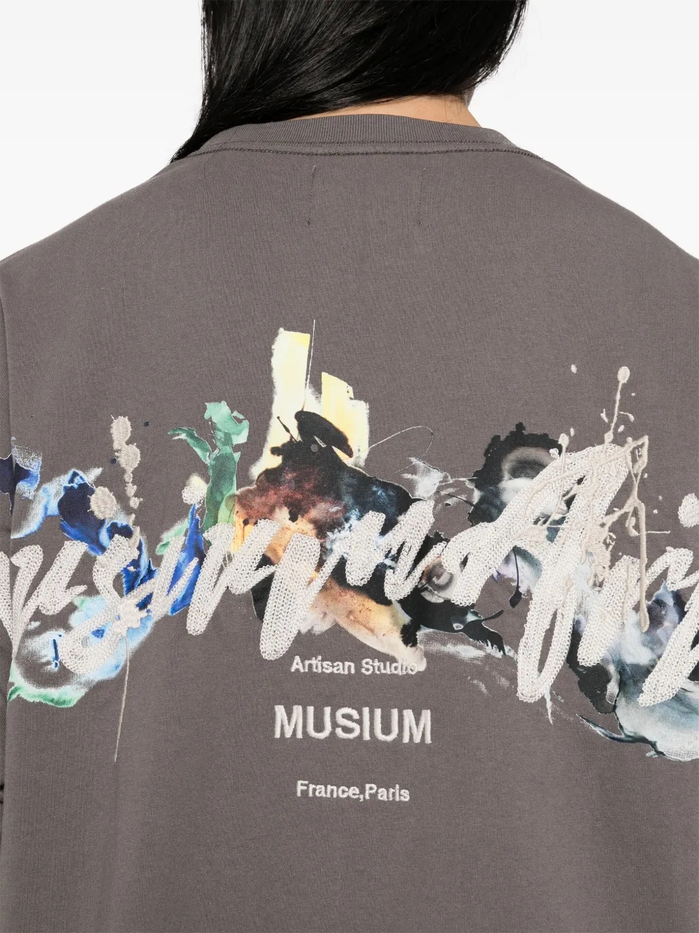 Musium Div. T-shirt met geborduurd logo Grijs