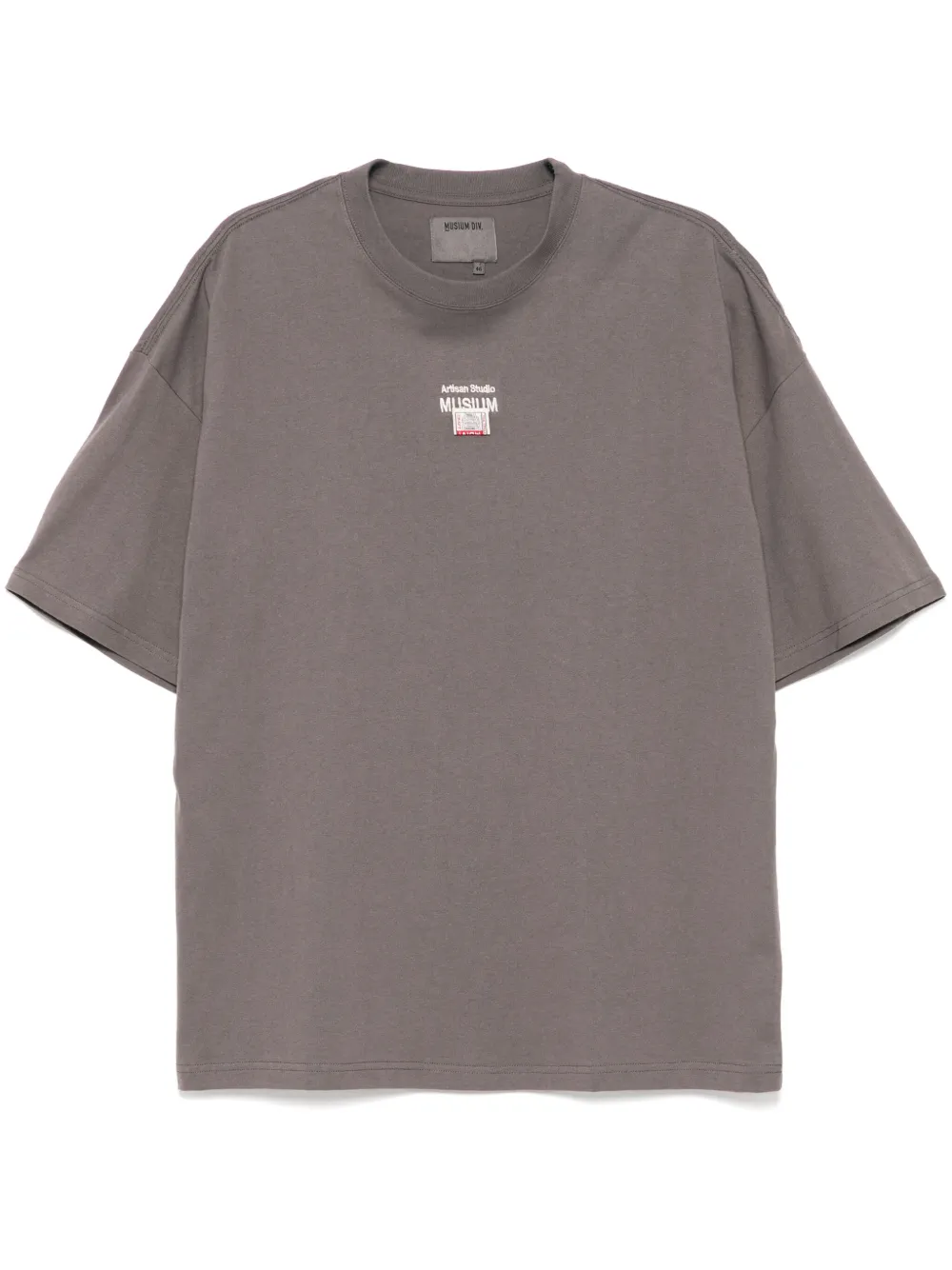 Musium Div. playera con logo bordado | gris | Image 1