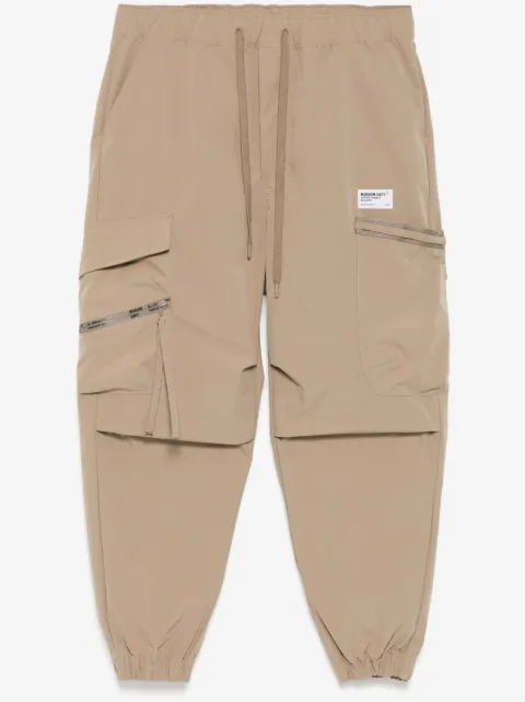 Musium Div. pantalones con parche del logo