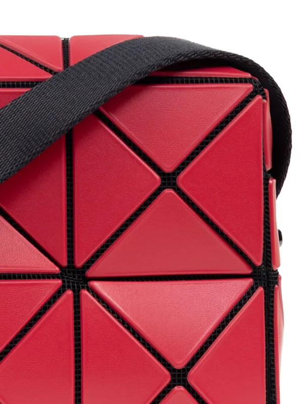 バオバオ BAO BAO ISSEY MIYAKE レッド クラッチバッグ バオバオ BAO BAO ISSEY MIYAKE レッド クラッチバッグ