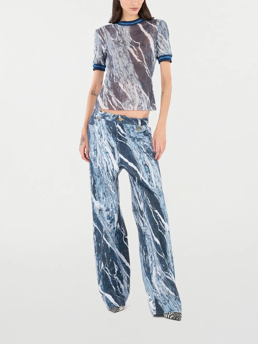 Roberto Cavalli Broek met wijde pijpen en marmerprint - Blauw