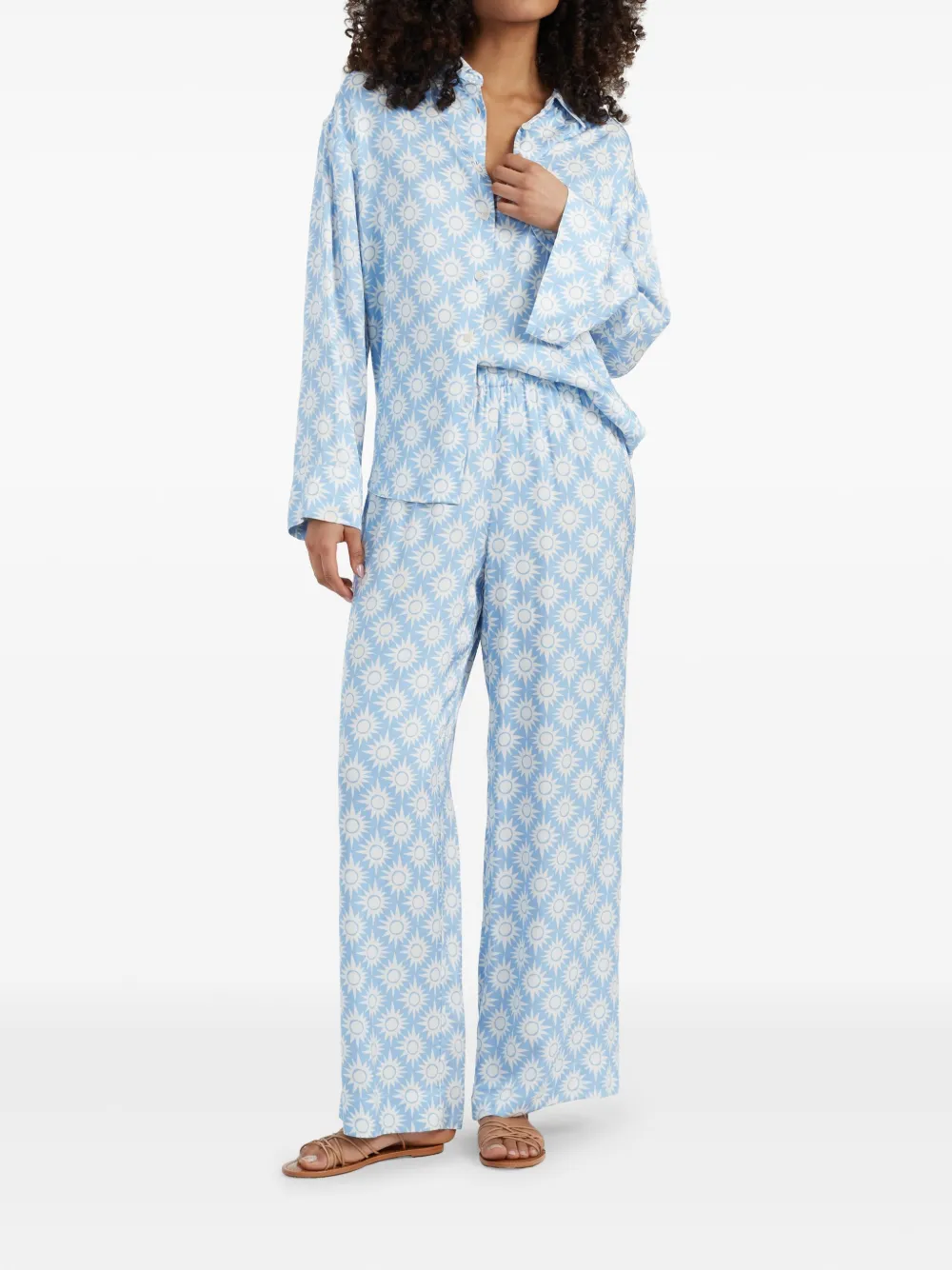 Chinti & Parker top de pijama Paradise en colaboración con Laura Whitmore | Tops de pijama | Image 2