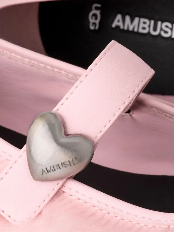 UGG Ambush フラットシューズ | ピンク | FARFETCH JP