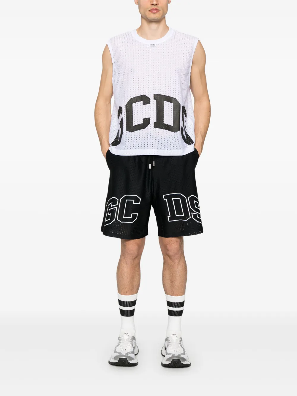 GCDS logo top - Wit