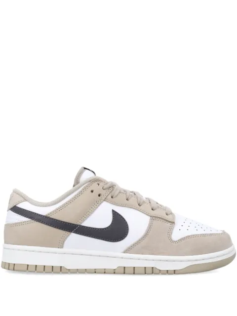 Nike Dunk Low sneakers