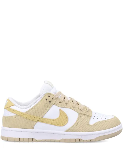 Nike Dunk Low sneakers