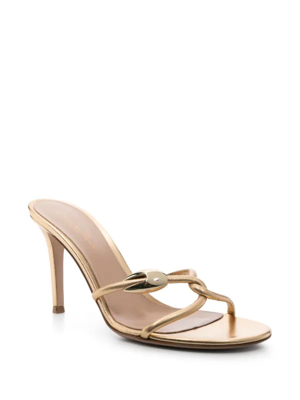 サンダル・ミュール GIANVITO ROSSI Women Sandals G3221870RICDUDU Beige Leather sandals in beige - Gianvito Rossi | Mytheresa
