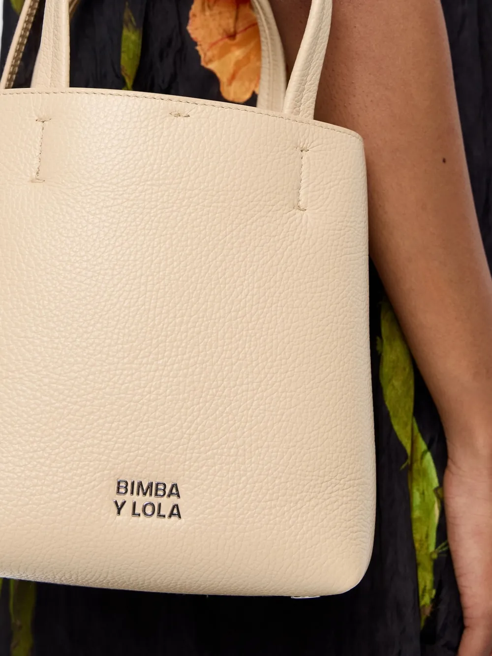 Bimba y Lola Chihuahua kleine shopper Beige