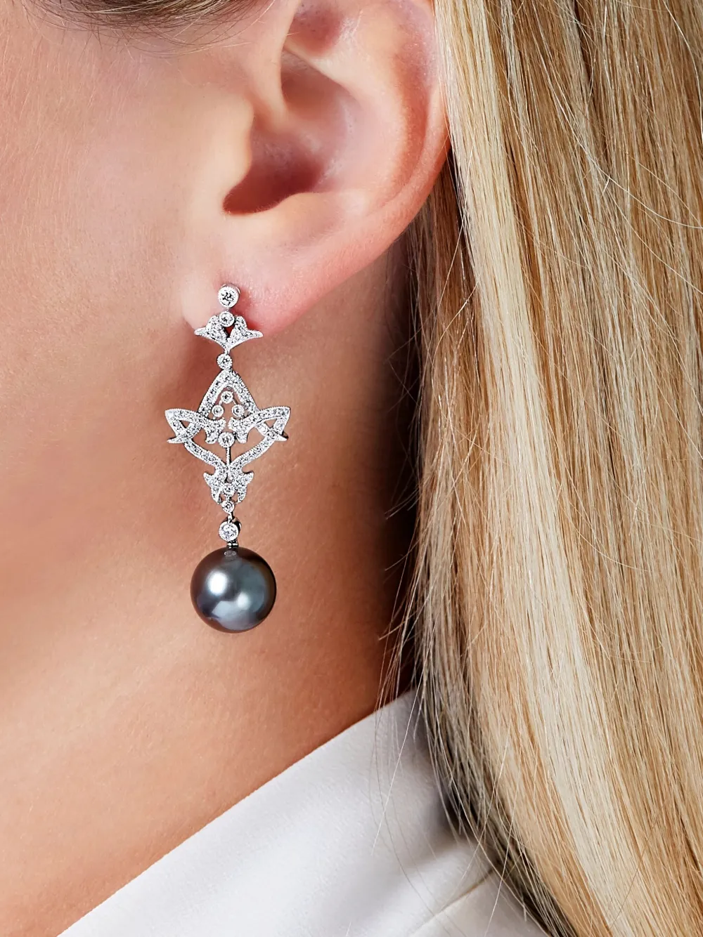 Yoko London 18kt white gold Tahitian-pearl and diamond earrings | Image 2