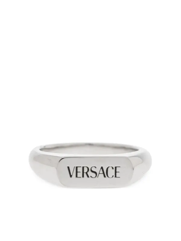 Versace ロゴエングレーブ リング | シルバートーン | FARFETCH JP