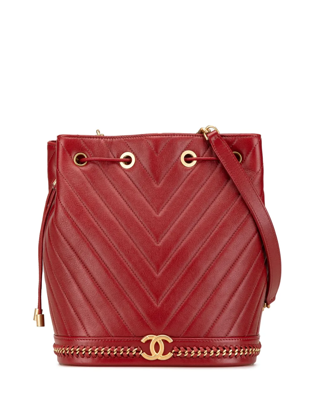 Pre-owned Chanel 2017-2018 Paris Cosmopolite Medium Chevron Lambskin Bucket Bag In Red