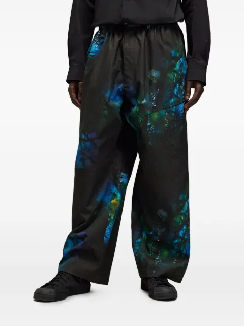 Y-3 pants con estampado abstracto