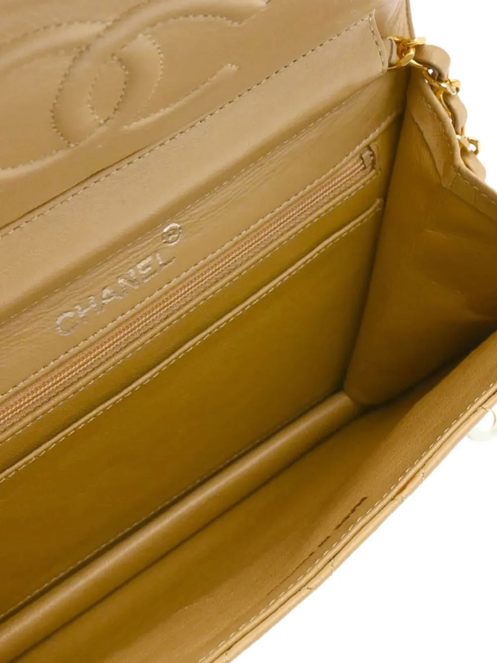 Pre-owned Chanel 1985-1990 Cc Handbag In Neutrals