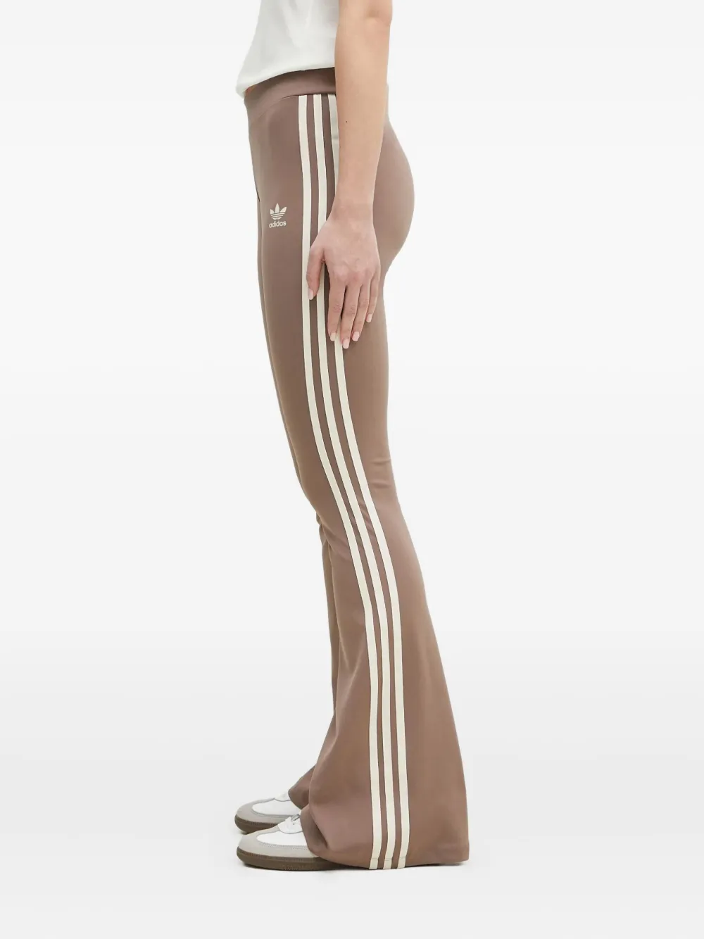 adidas 3-Stripes flared broek Bruin