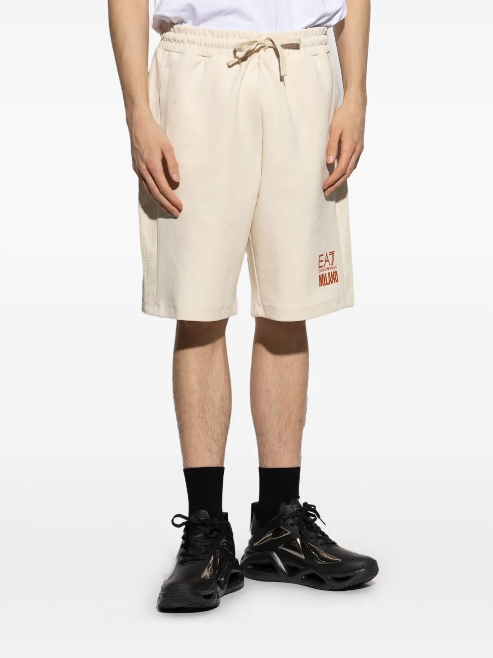 Ea7 Emporio Armani Shorts met logoprint Beige