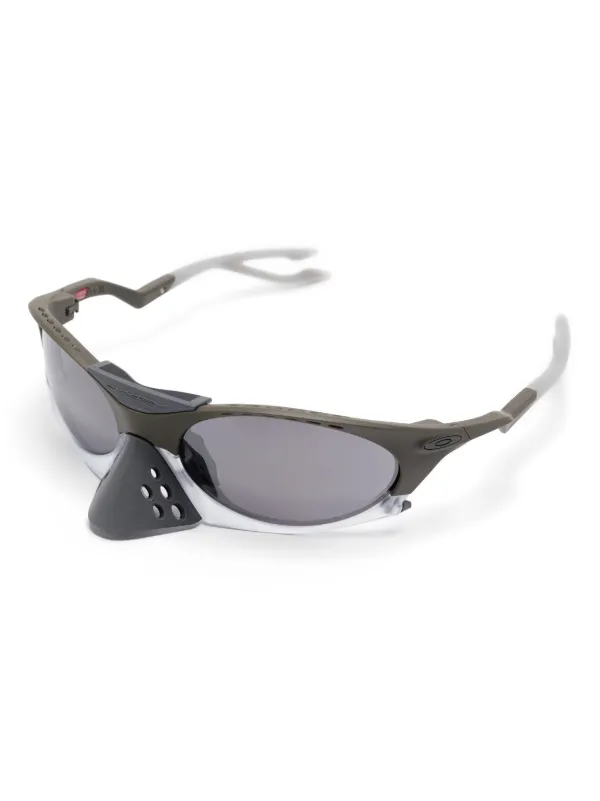 Oakley Plantaris サングラス | グレー | FARFETCH JP