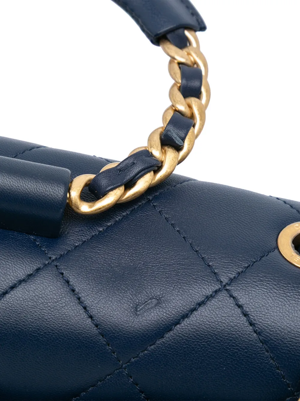 CHANEL Pre-Owned 2019 Medium Lambskin In the Loop Flap satchel | Image 6