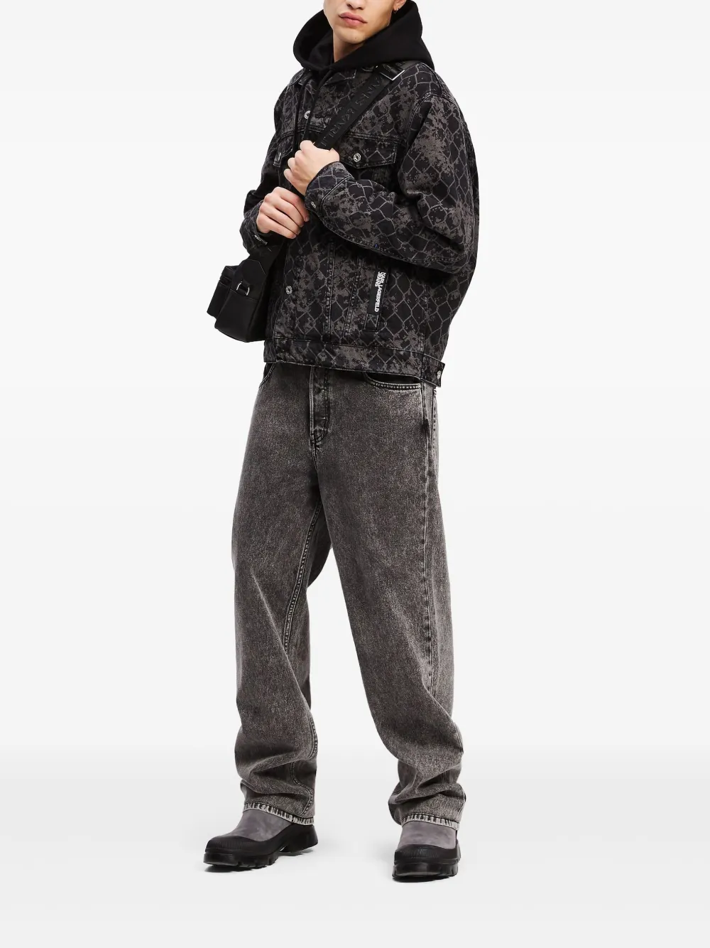 Karl Lagerfeld Jeans chamarra de mezclilla con estampado gráfico | Chamarras de mezclilla | Image 2