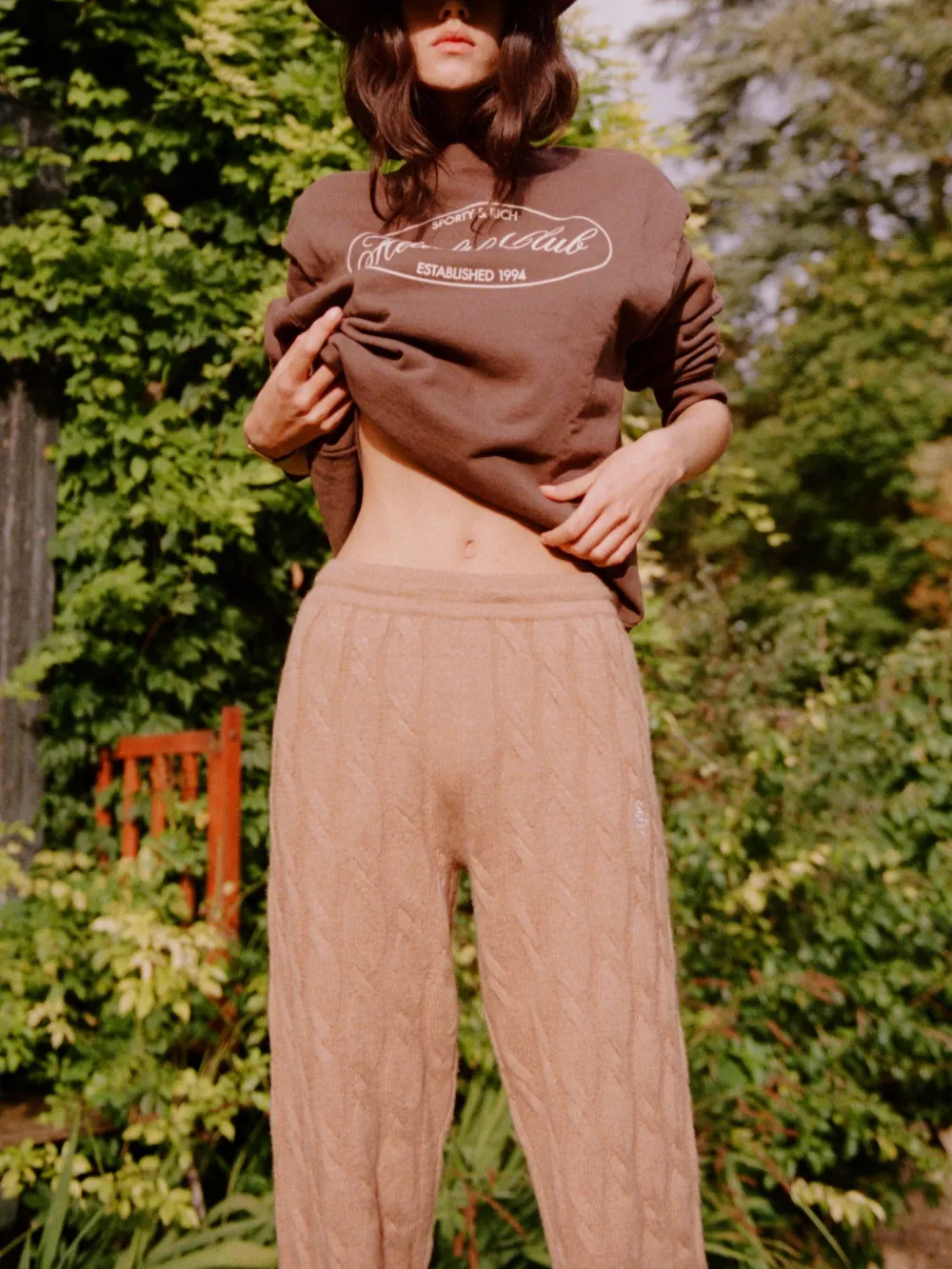 Sporty & Rich Sweater met print Bruin