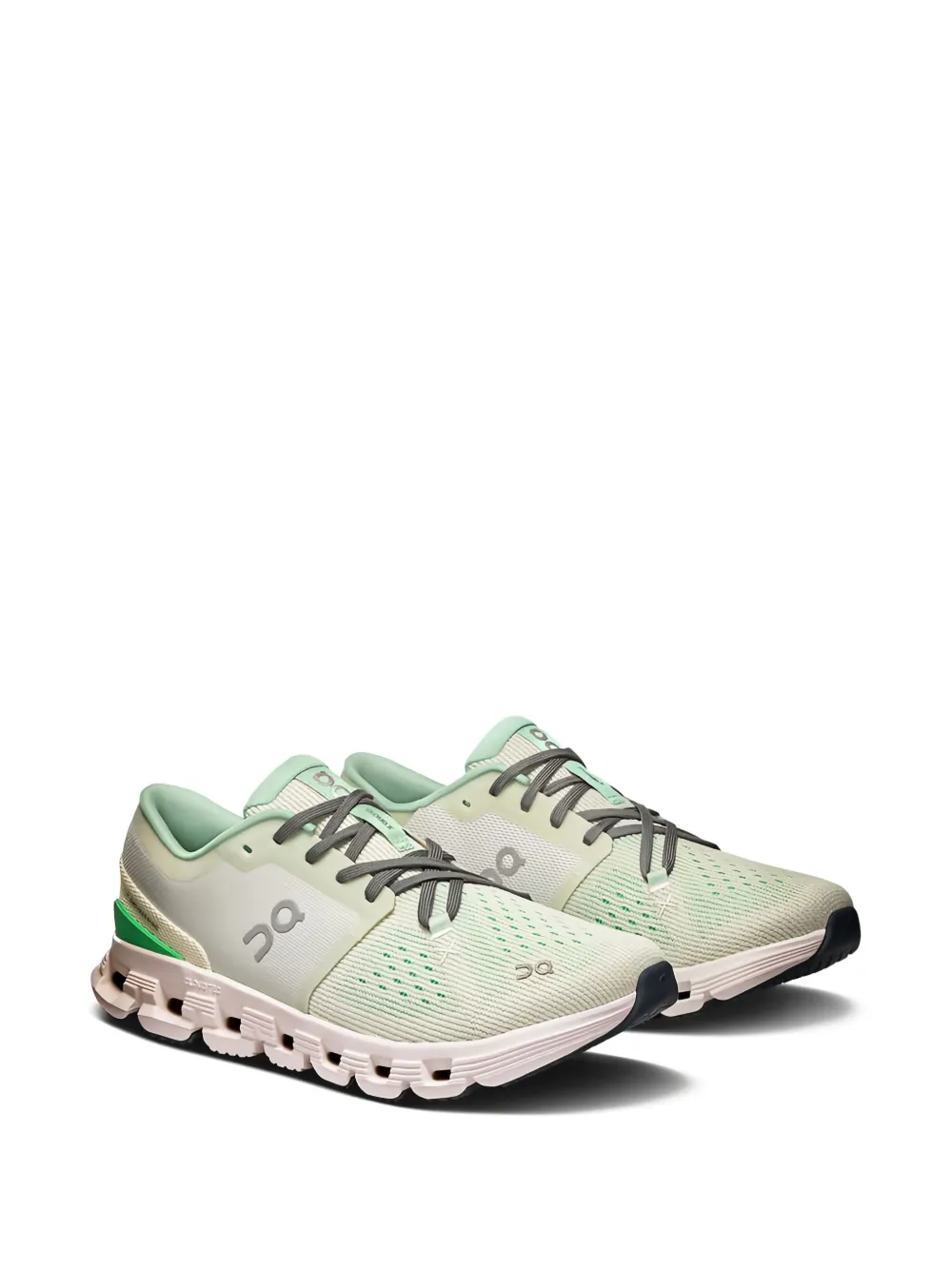 On Running Cloud X sneakers Wit