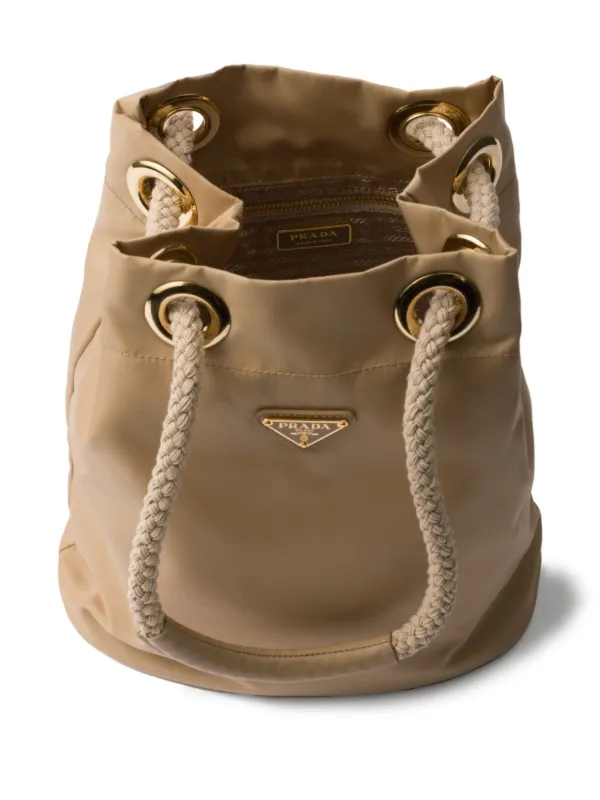 ≪気品溢れる≫【PRADA】スタッド バケットバッグ Prada Mariner Re-Nylon バケットバッグ S | ニュートラル