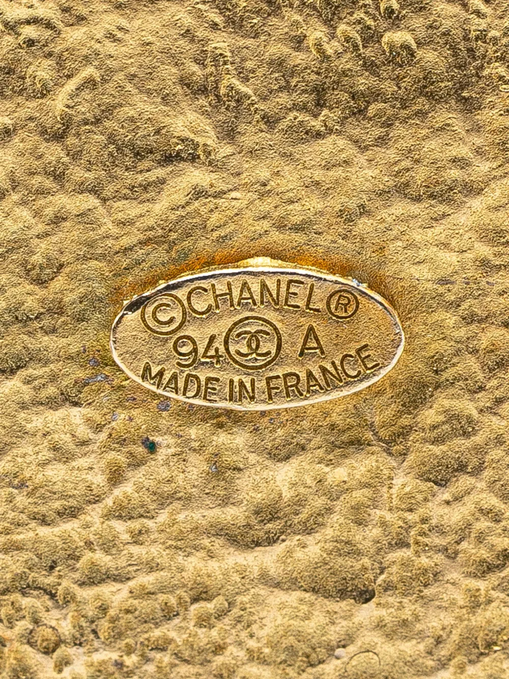 Pre-owned Chanel 1994 Gold Plated Cc Brooch Costume Brooch