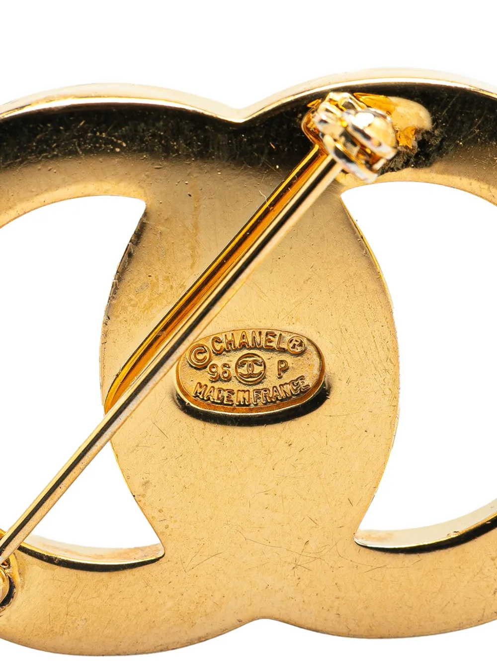 Pre-owned Chanel 1996 Gold Plated Cc Turn-lock Brooch Costume Brooch