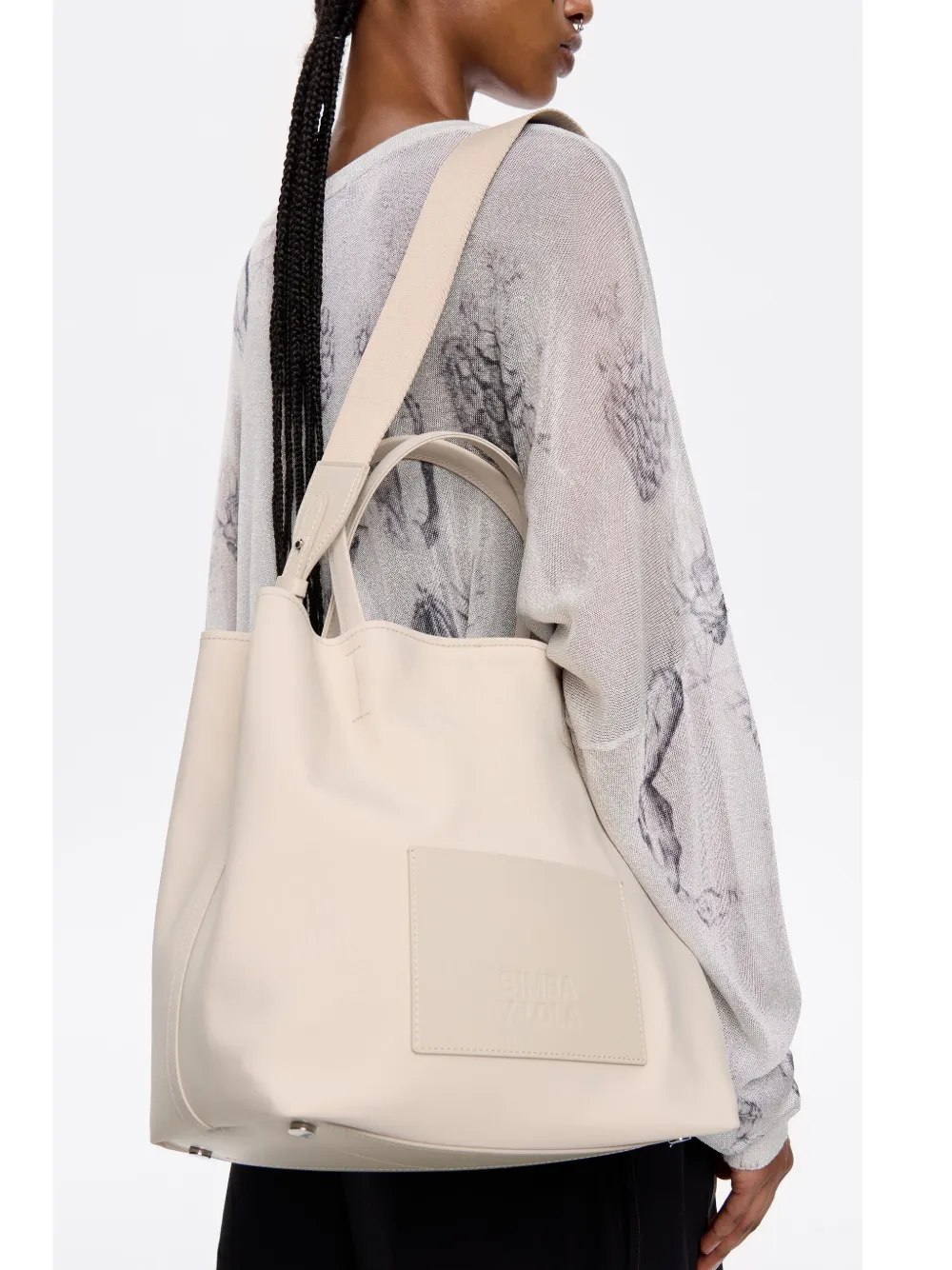 Bimba Y Lola Small Chihuahua Tote Bag In White