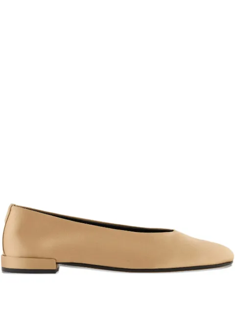 Giorgio Armani flats en satén