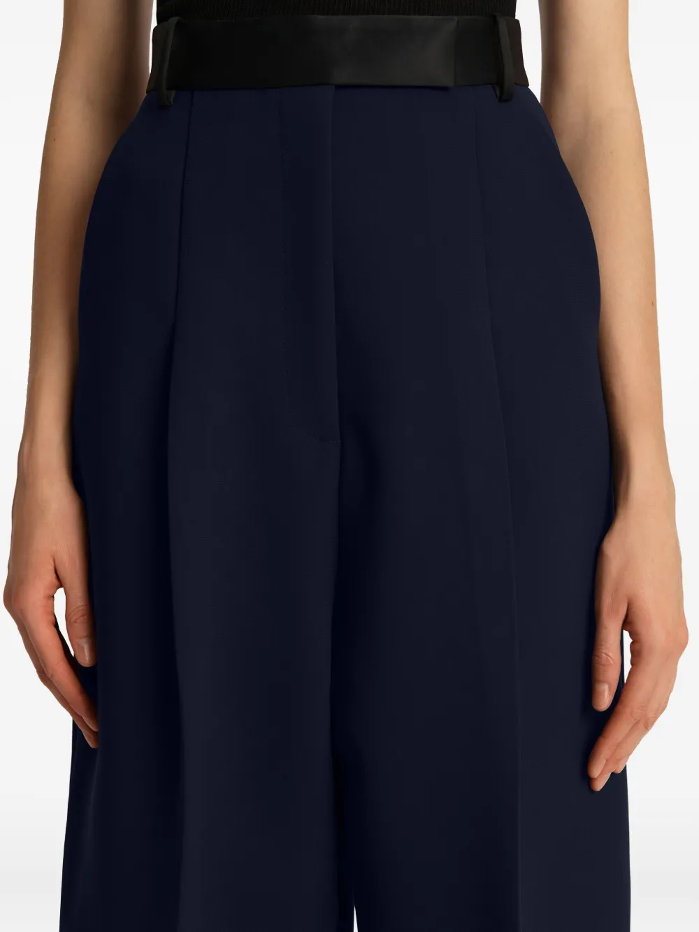 Khaite Cullen Pleated Trousers In Blue