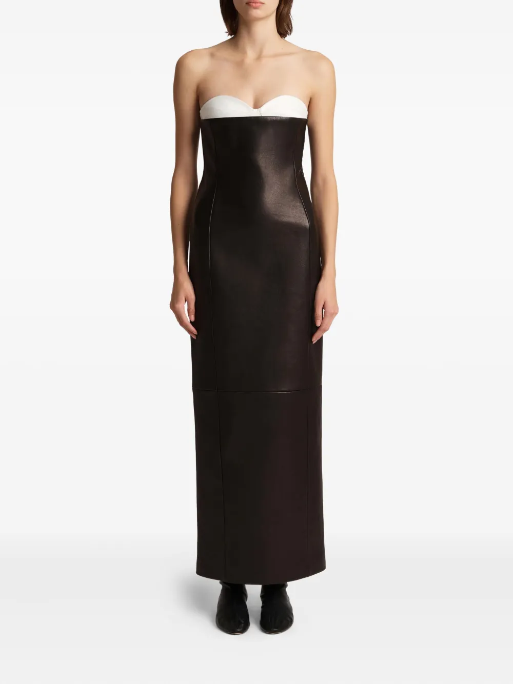 KHAITE Yael strapless leather maxi dress - Zwart