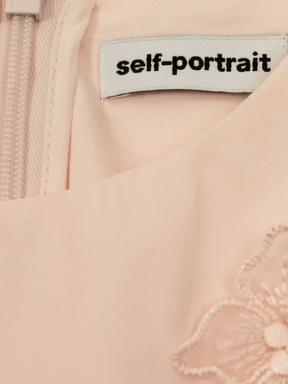 Self-Portrait Kids Jurk met geborduurde bloemen Roze