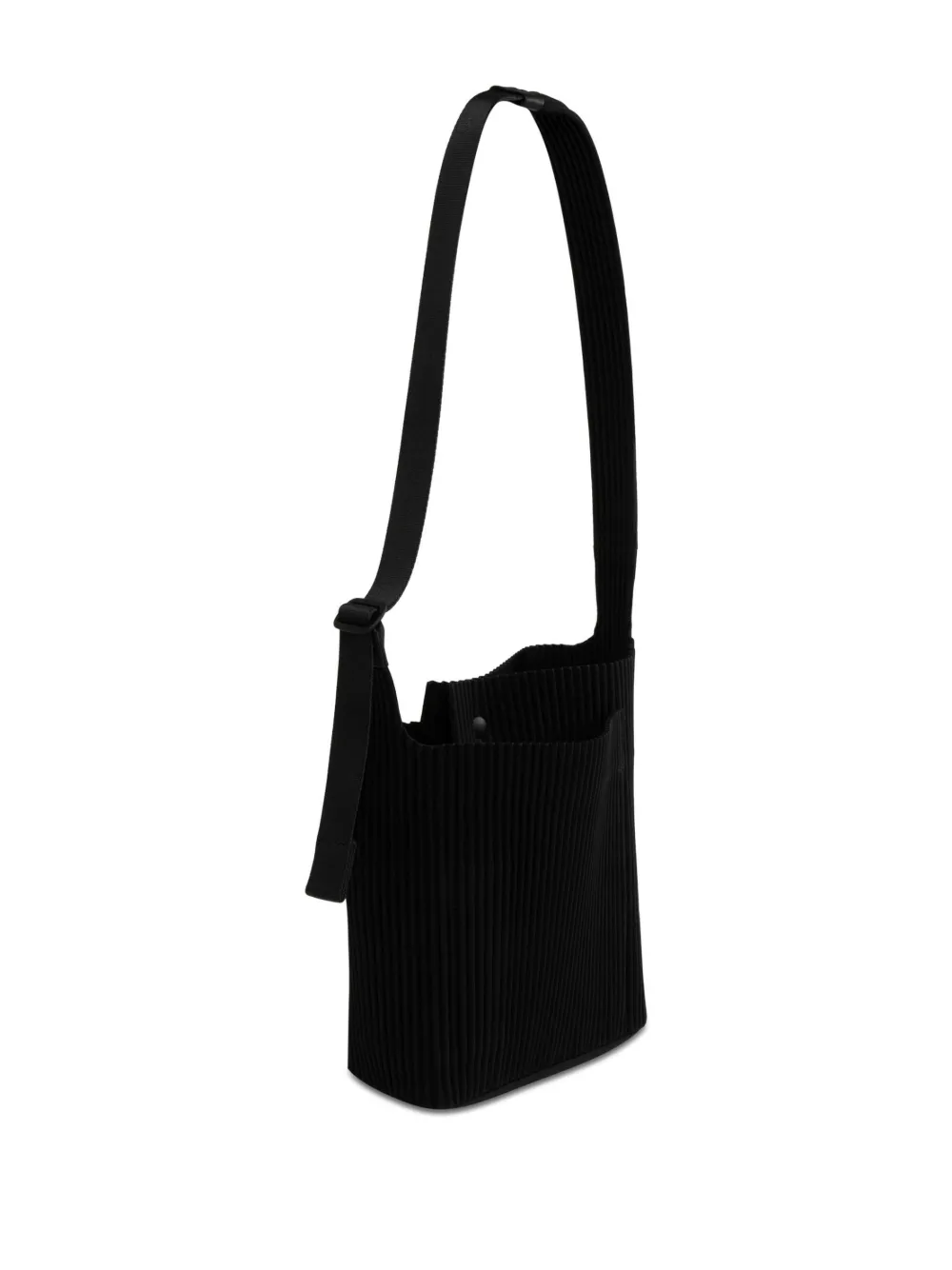 Homme Plissé Issey Miyake pleated bucket bag - Zwart