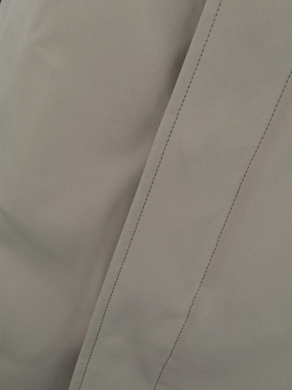 Duno Malbec Torano trenchcoat met enkele rij knopen Grijs