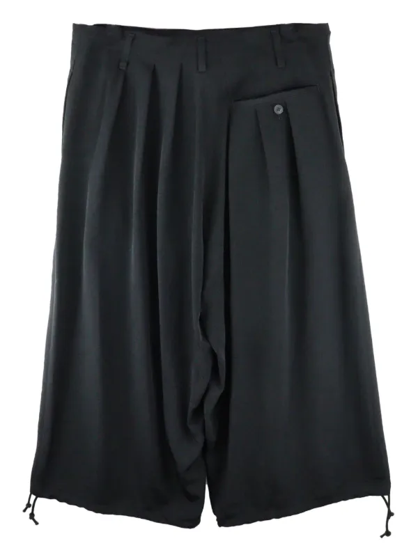 Yohji Yamamoto Pleated drop-crotch Shorts Black FARFETCH IN